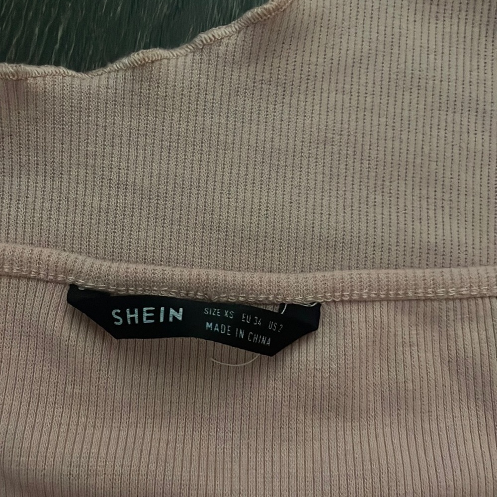 SHEIN TOP SIZE XS no stains in perfect condition!!!!